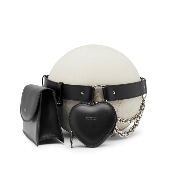 Cintura multi pouch in pelle nera con borsetta, borsellino a forma di cuore e catene nickel