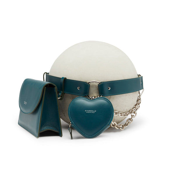 Cintura multi pouch in pelle ottanio con borsetta, borsellino a forma di cuore e catene nickel  